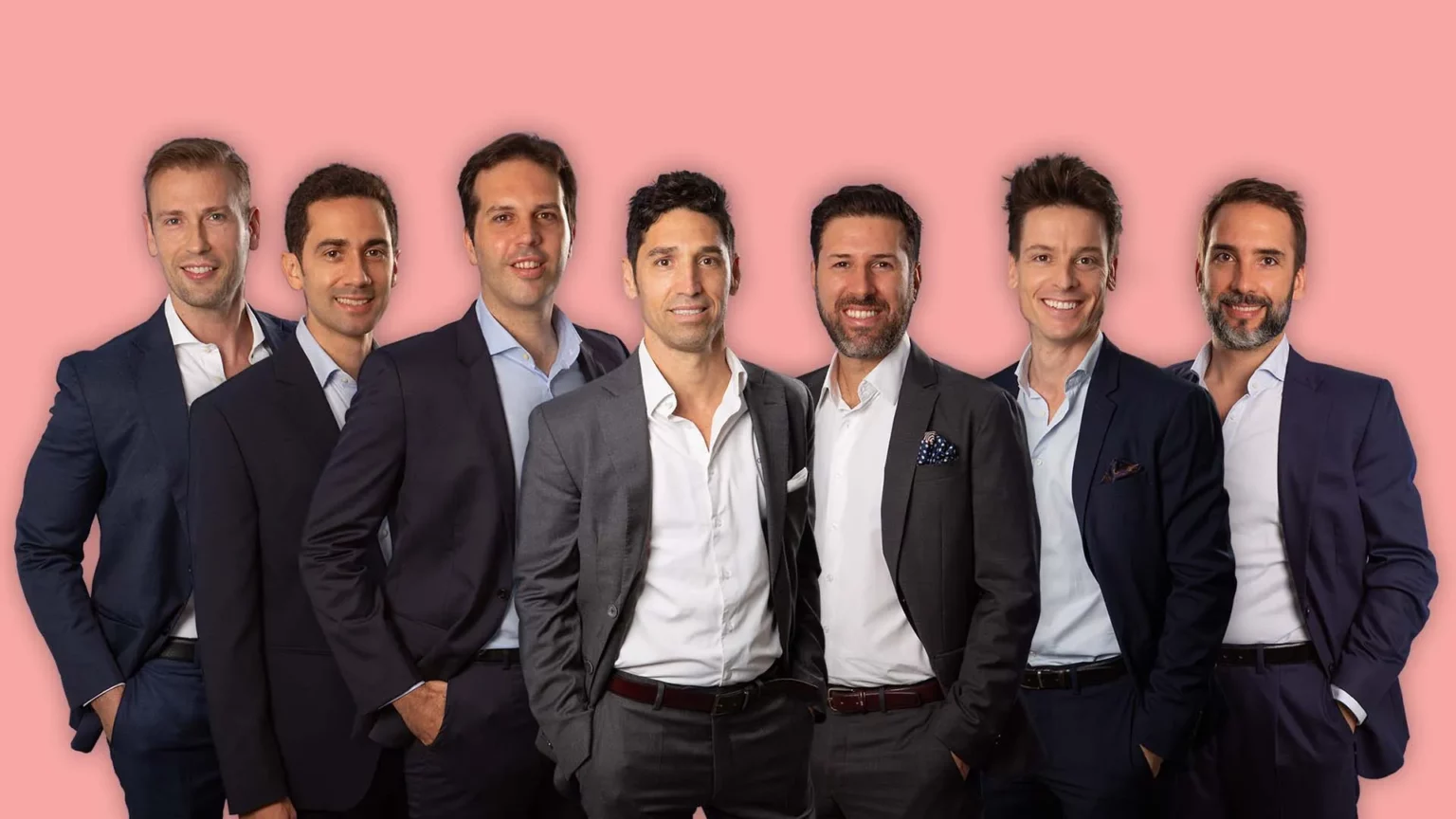 El grupo de cirujanos expertos en feminización facial de Facialteam